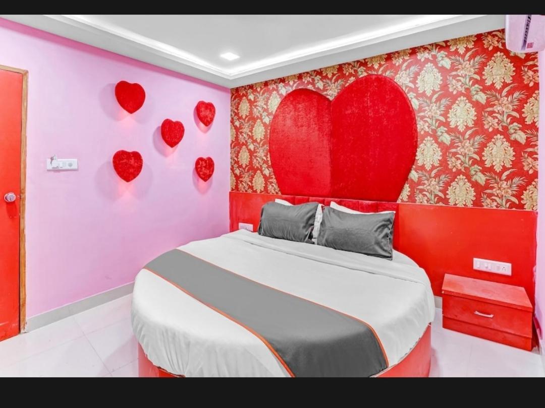 Hotel Bhavya Residency Ахмедабад Экстерьер фото